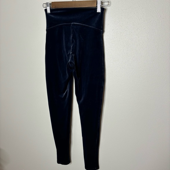 Spanx Velvet Leggings small - Picture 5 of 7